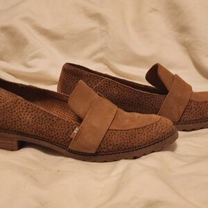 Toms Textured Brown Loafers for Women
